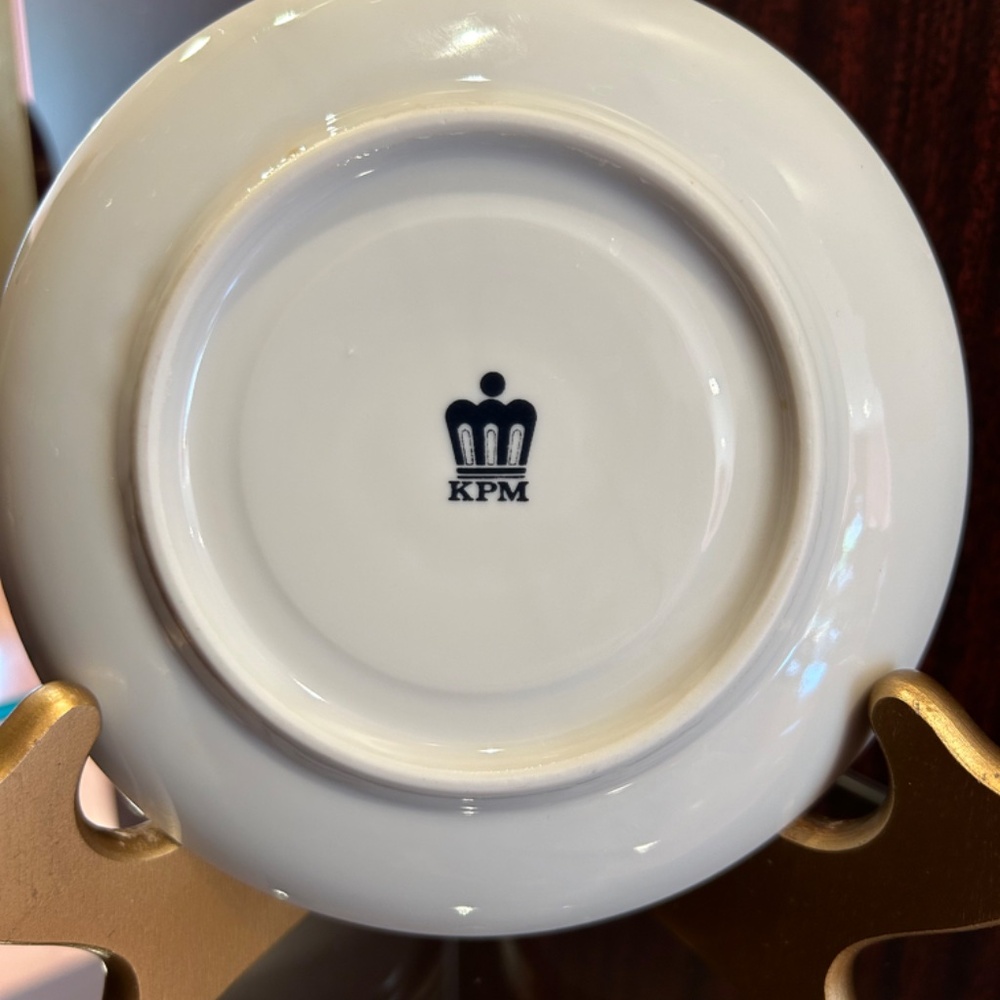 KPM Porcelain Coffee Cup and Saucer Courting Scene - Picture 11 of 12